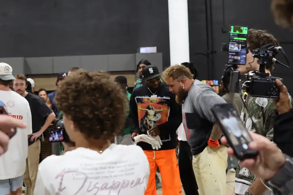 Exclusive Jake Paul Livestream Experience — photograph 4