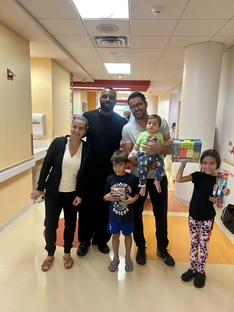 Joe DiMaggio Children's Hospital Christmas Visit
